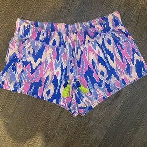 * NWOT *Lilly Pulitzer Blue and Pink Patterned Athletic Shorts